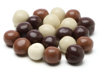 Noisettes enrobées aux 3 chocolats