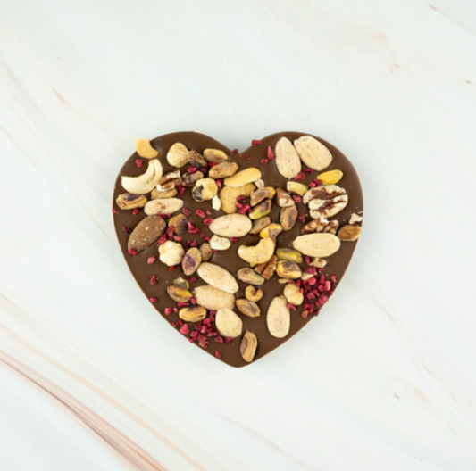 Coeur en chocolat au lait avec des fruits secs 150g